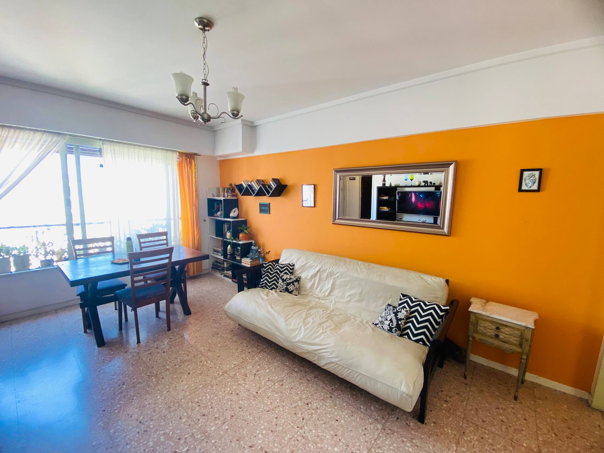 A warm apartment in Agronomy