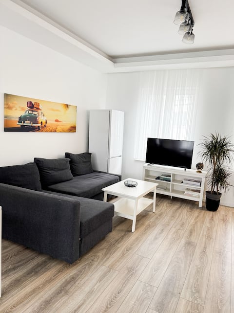 Popular Airbnb listing: Dagdelen Service Apartment right at the main train station in St. Georg