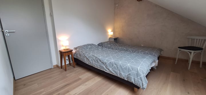 chumba cha kulala cha 5 - vitanda 2 vya mtu mmoja (au 1 vitanda viwili)