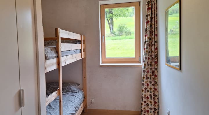 Kitanda 1 cha ghorofa (kinalala watu wazima 2)