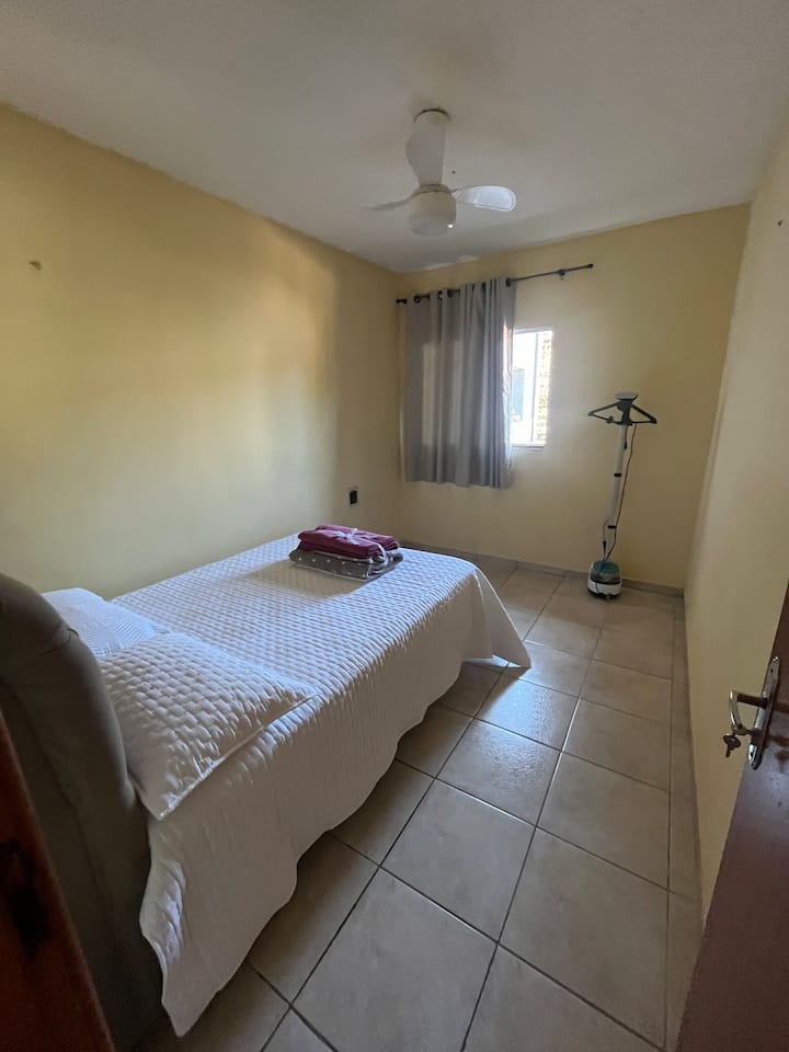 Двокреветна соба со вентилатори на тава