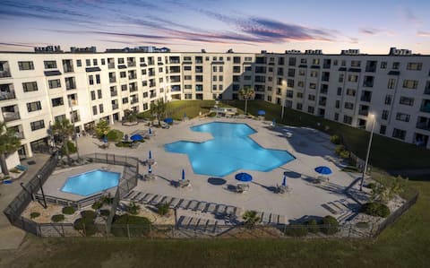 Summerwinds Oceanfront Condo | Pools & Beach