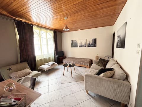 Popular Airbnb listing: Right in the heart of the city & peaceful, with a private terrace! in Chalon Sur Saône