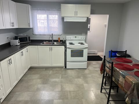 Colonial three bedroom apartment