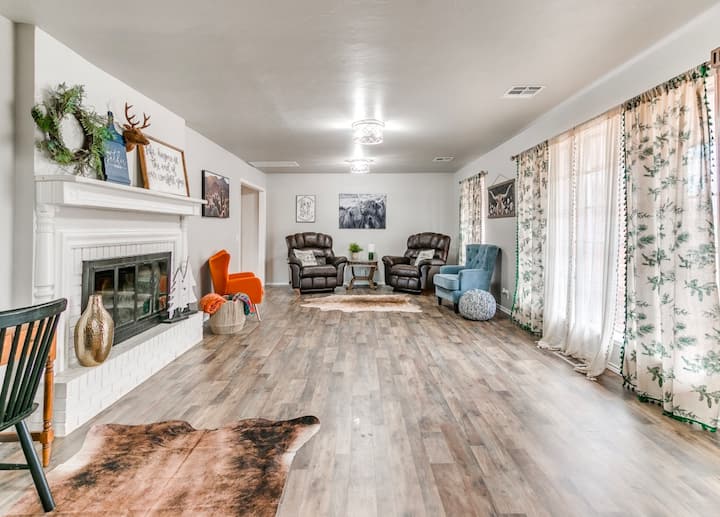The “Sweet Home Oklahoma” House - Large Home&yard - Chandler, OK