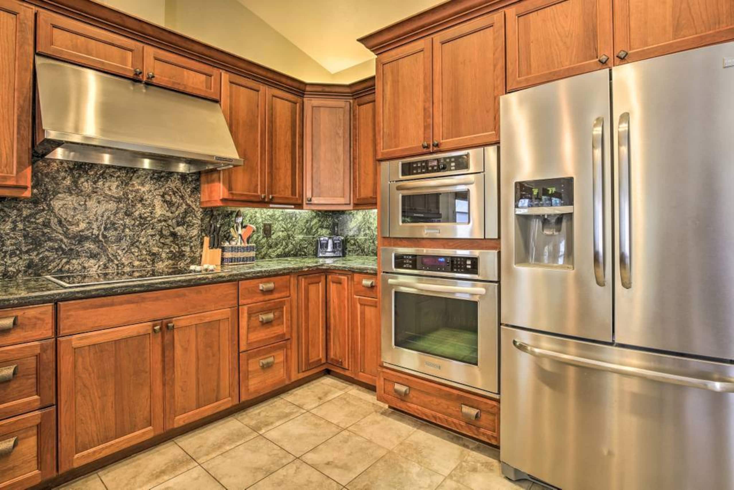 Home in Kailua-Kona · ★4.86 · 2 bedrooms · 2 beds · 2 baths - Image 1