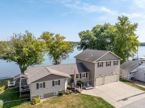 The LeClaire Driftwood Retreat