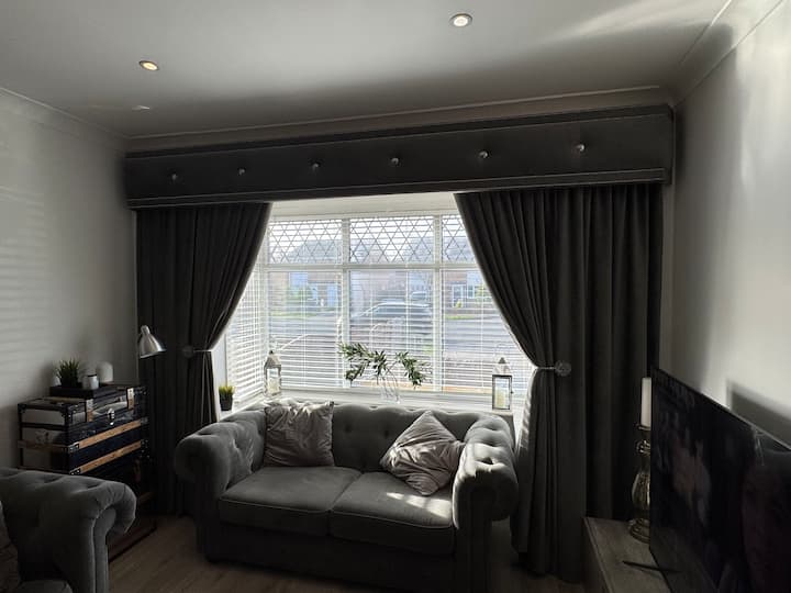 Stylish Entire Family Home, 6 Minutes From Beach! - Thurstaston Beach