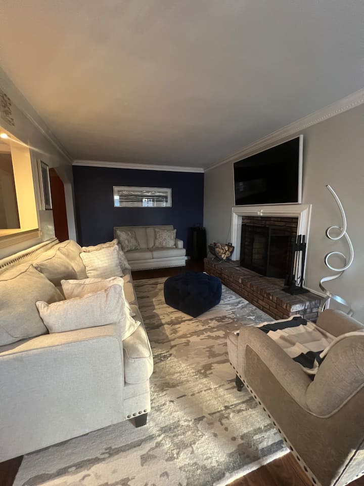 Charming 3br Escape & Backyard - Queens