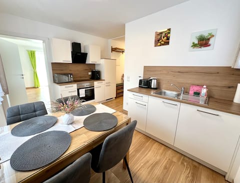 Beliebte Airbnb-Anzeige: Sunnseitn Deluxe II with Pool in Wölfnitz