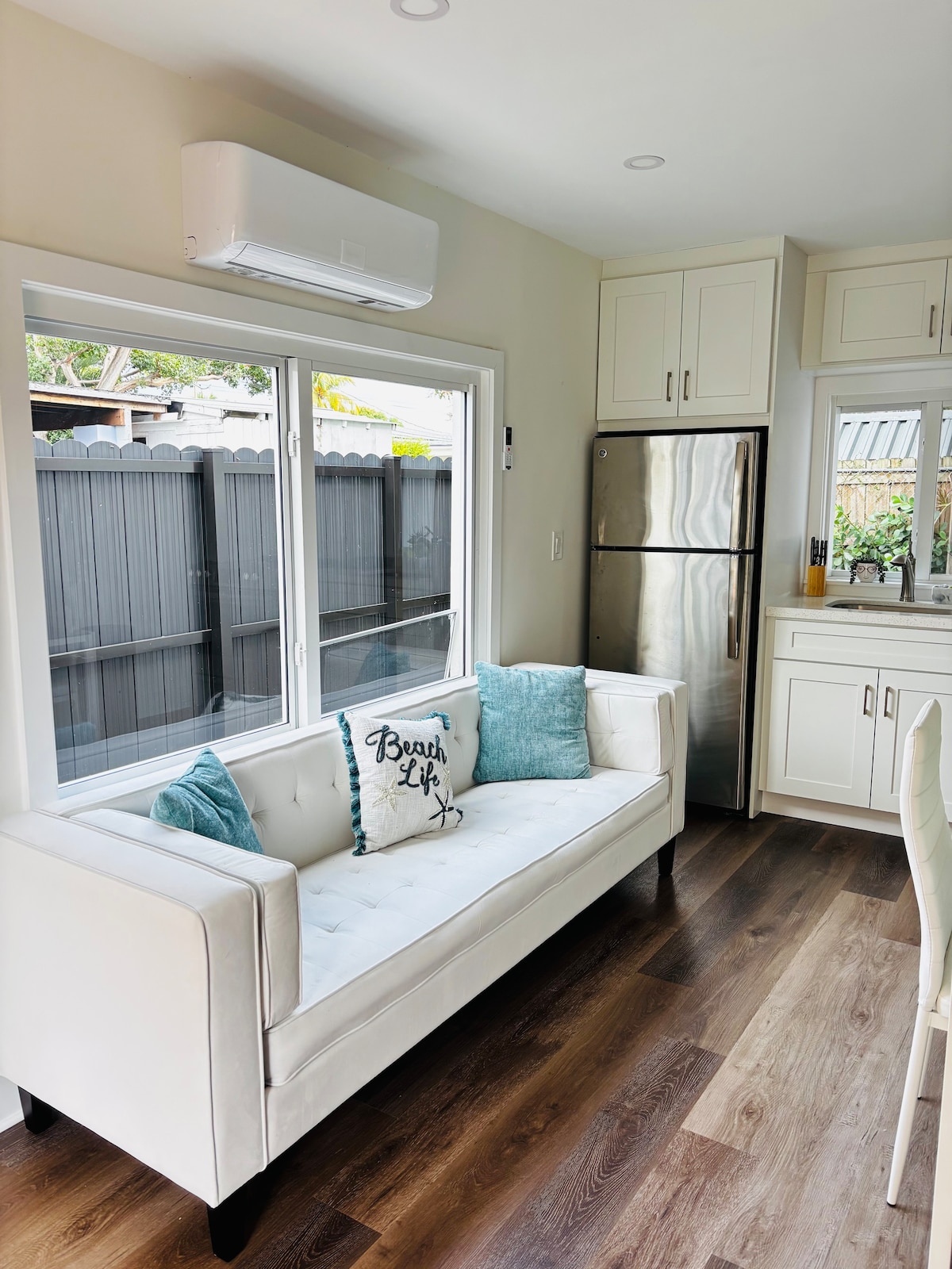 Popular Airbnb listing: Cozy house with Prime Location in Douglas Park