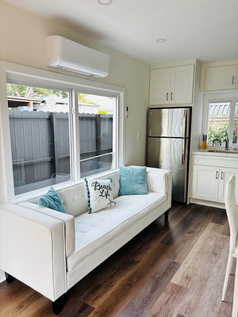 Popular Airbnb listing: Cozy house with Prime Location in Douglas Park