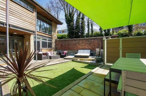 Stunning Big House with garden