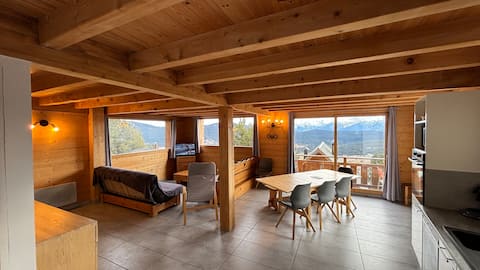 Cottage with amazing views!