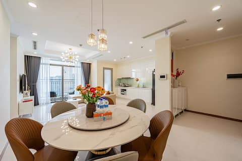 3Br condo city view landmark 5 VinhomeCentral Park