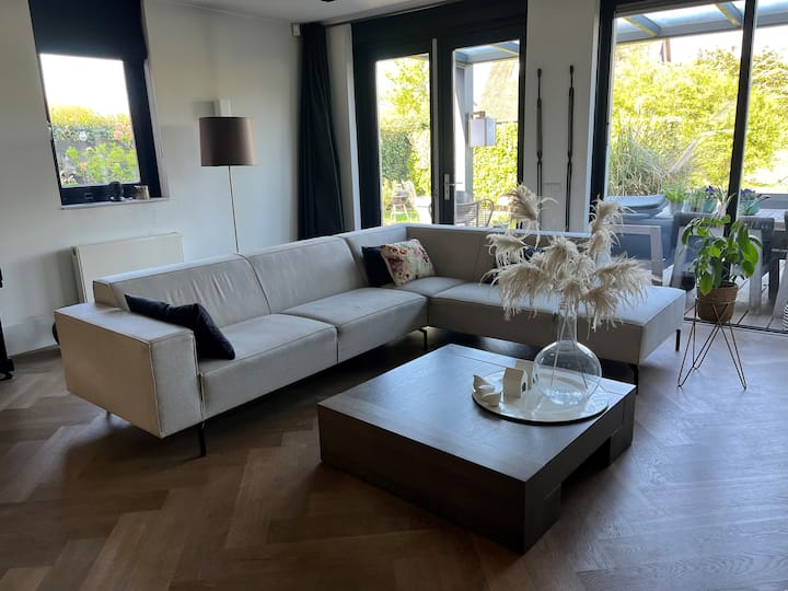 Villa In Aerdenhout Bij Amsterdam, Tulpen & Strand - Lisse