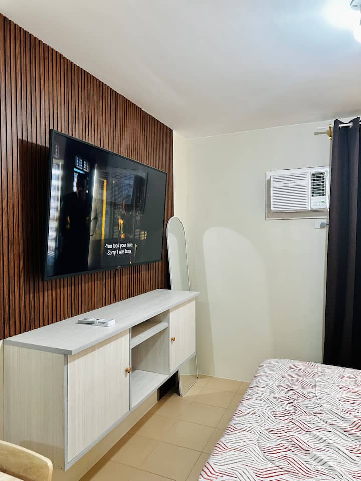 Cozy Condo Getaway | Wifi, Pool, Gym, Mall & Resto - Dumaguete