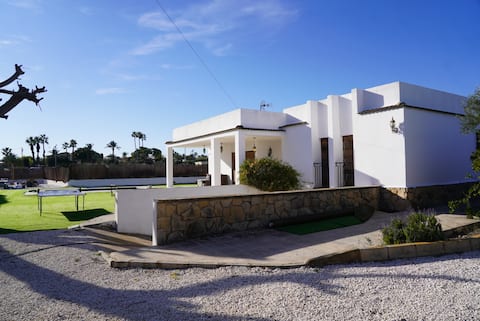 A villa 5 minutes away from the sea!
