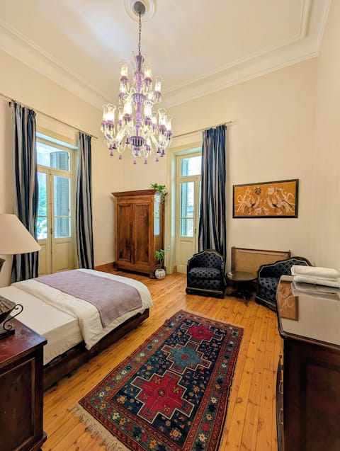 Cozy Private Room with Terrace in Villa Layla