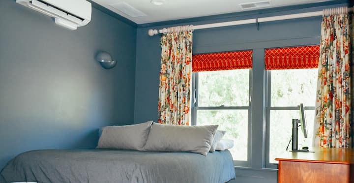 Krevet je premješten u ovu prostoriju :)