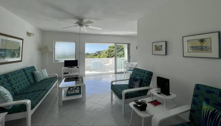 Golden View Apartment 403 - Barbados