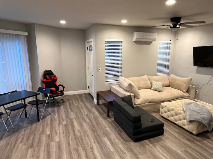 Newly Built 1 Bedroom Apartment - 薩克拉門托
