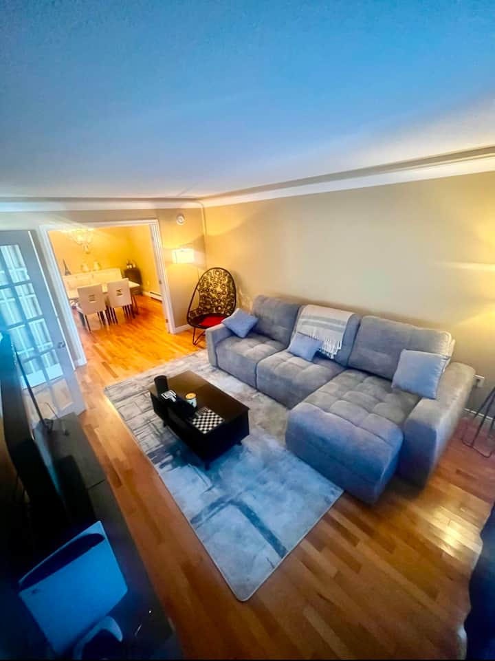 Beautiful 4bdrm Family Home - Halifax