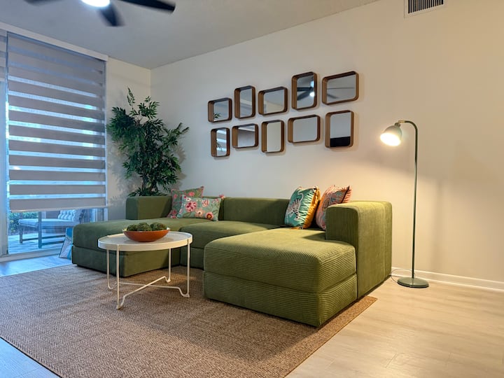 The Yacht 7-103 Stunningg 2/2 Unit At Aventura - Aventura, FL