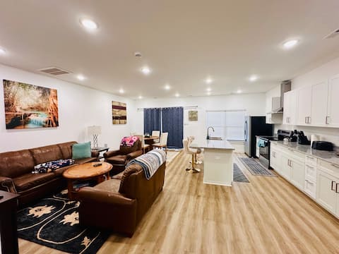 Popular Airbnb listing: Spacious 3BR near Uptown/Airport/Concert/Carowinds in Ponderosa / Wingate