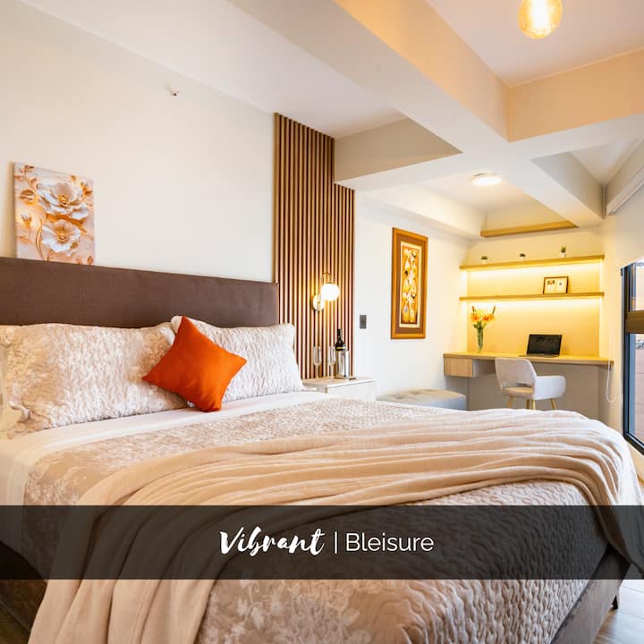 v* | Enjoy comfort steps from Financial District