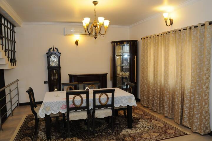 Dining area image 2