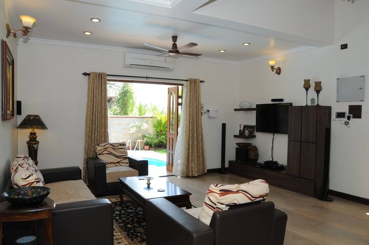 Living room image 2
