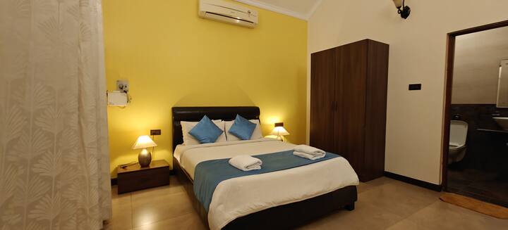 Bedroom 1 image 2
