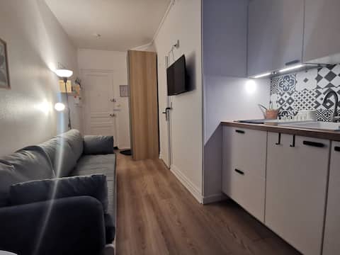 Popular Airbnb listing: New cozy studio Paris 14 Montrouge 3 min metro in Montrouge