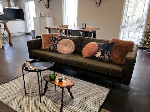 Top performing Airbnb: Cozy cottage with lovely wood stove in Apeldoorn