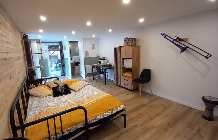 Joli Studio Indépendant, Neuf, Au Calme. - Saumur