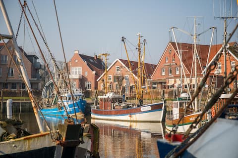 Apartment with harbor view in N'siel