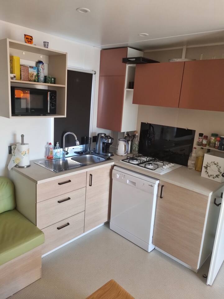 Camping Dans Le Sud De La France Proche Frejus - Var
