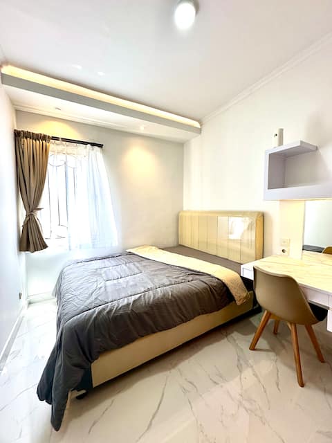 2BR modern view pool near mall central park