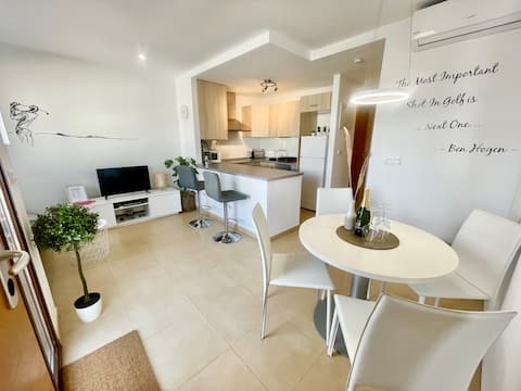 BAradise 1320
Golf/Sports Retreat W/Roof Terrace