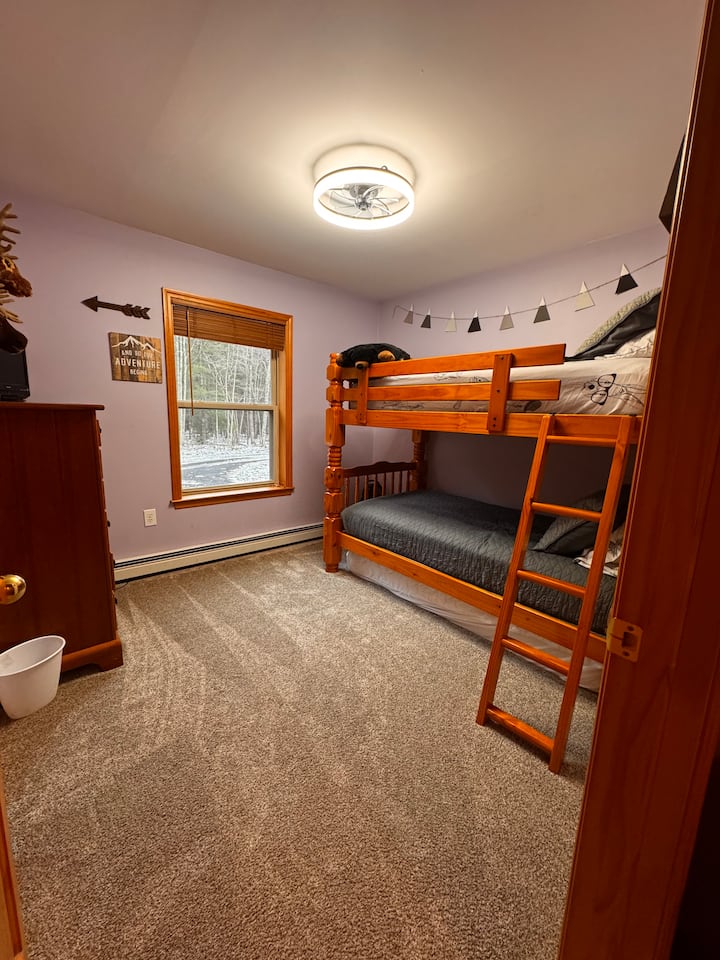 有趣的儿童双层床房！！！（3张单人床）