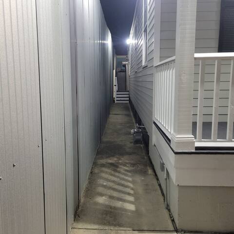 10 min from anywhere you want to be in New Orleans gallery image 3