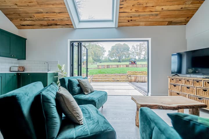 Barn House Retreat Venue. The Croft Farm Escape - Hemel Hempstead