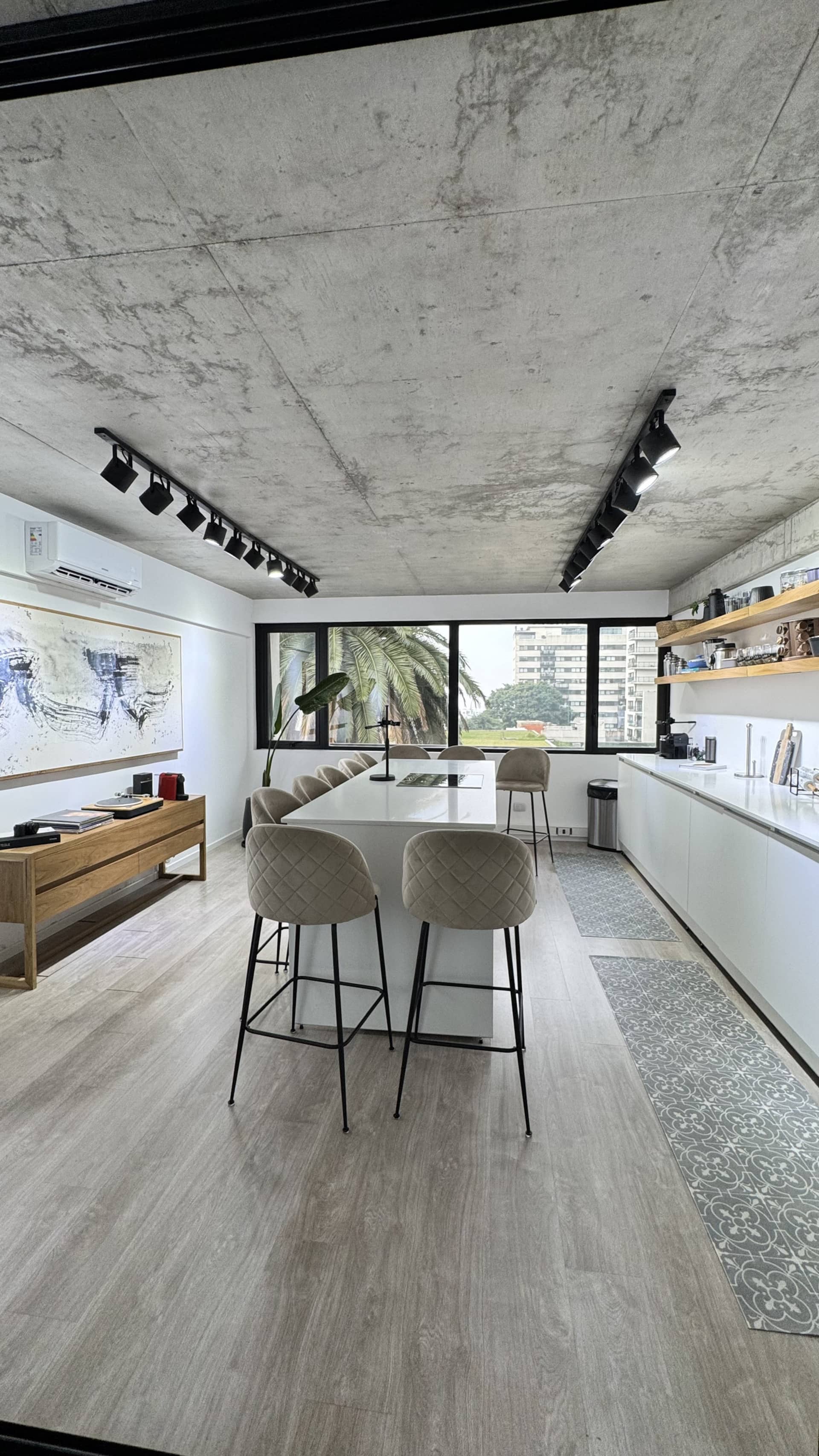 Meeting or content-creation space in Olivos
