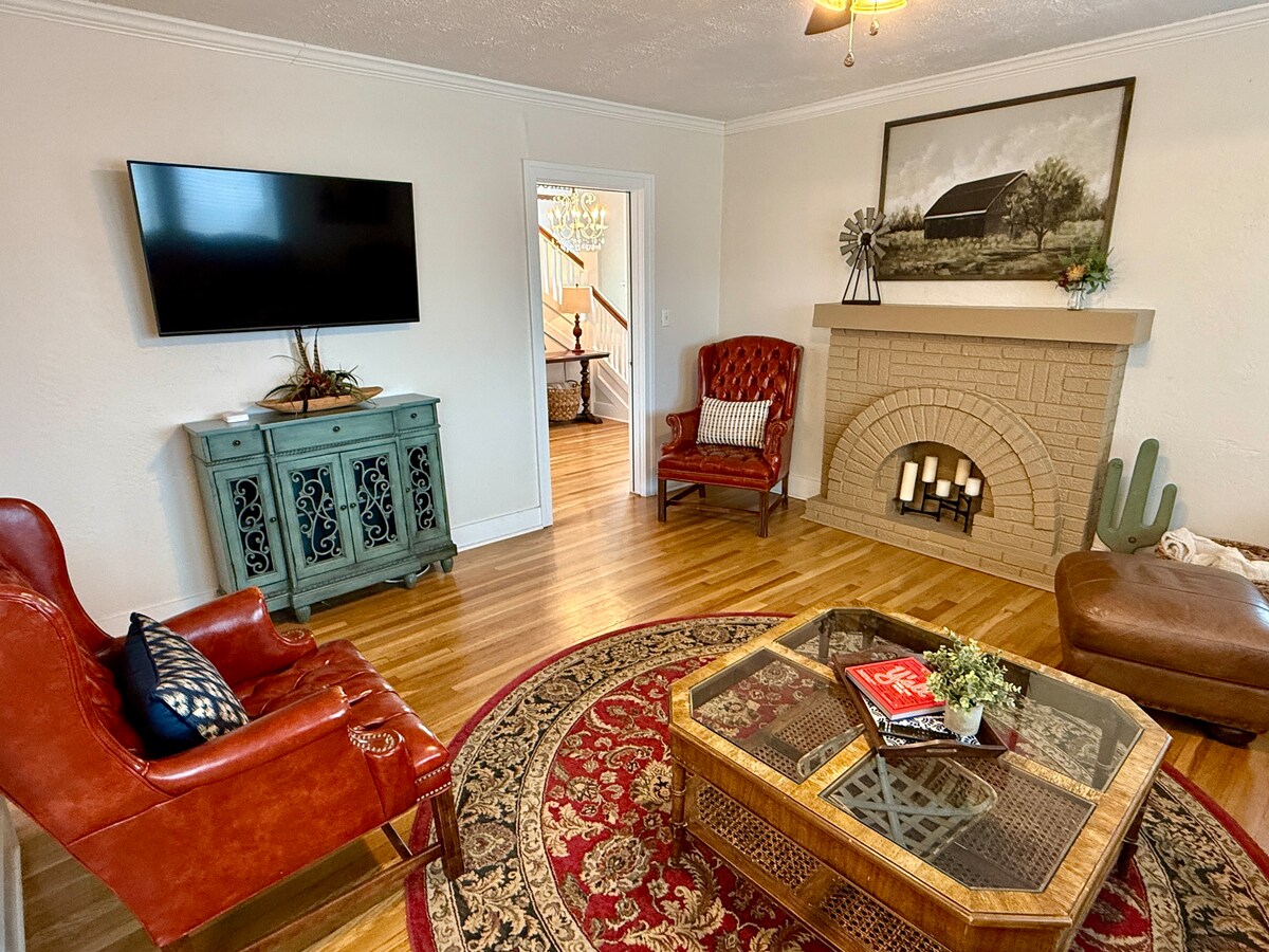 Top Airbnb: Main Street Gem -Families/Groups/Close to PDC & WT in Canyon