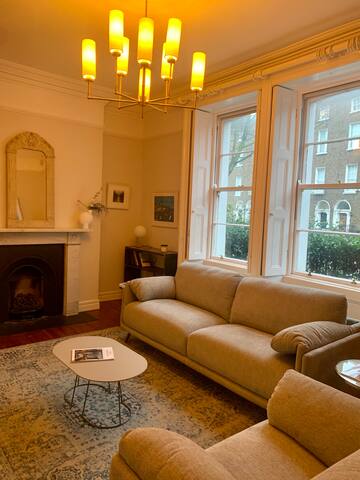 Elegant & Central Georgian House gallery image 2