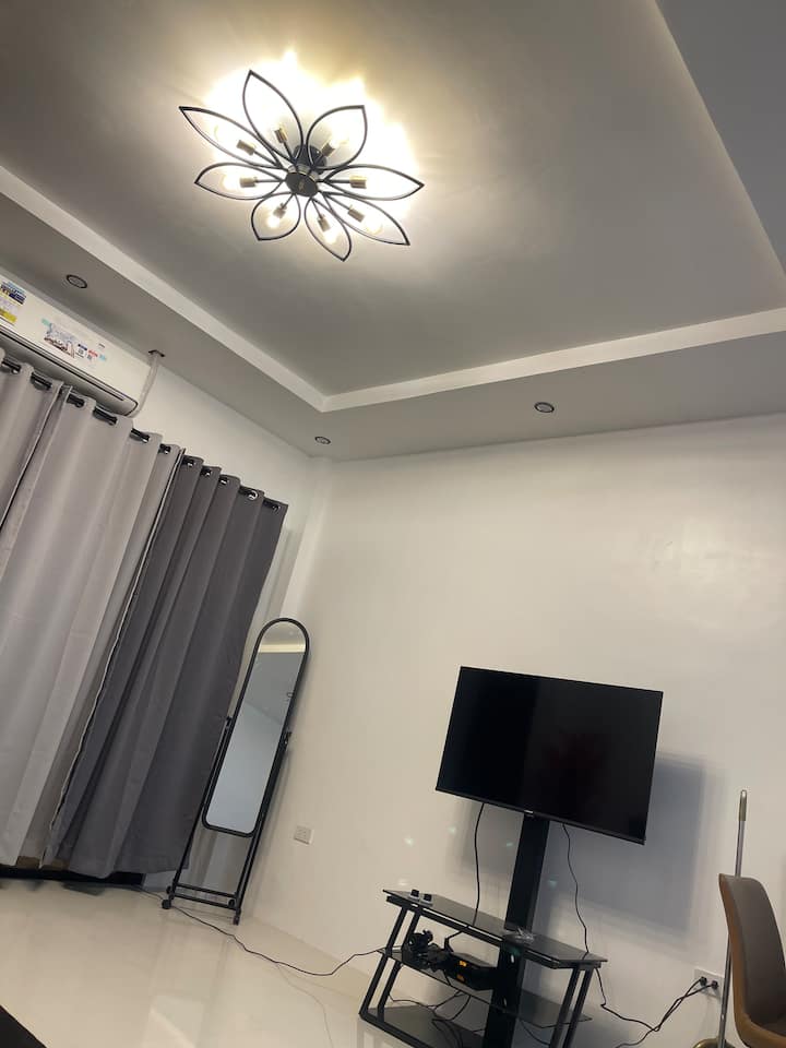 “ Modern Studio| Free Parking” - San Fernando
