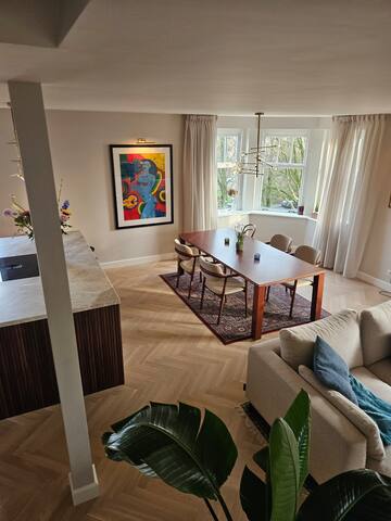 Luxurious 3- story penthouse in Amsterdam zuid gallery image 4