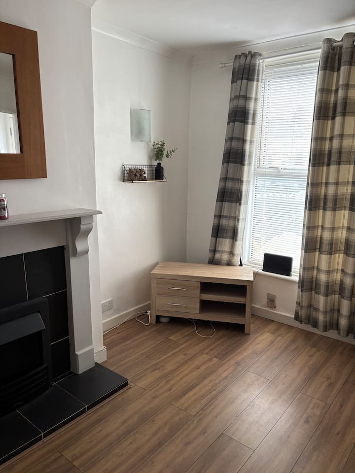 Cosy House - Cheltenham