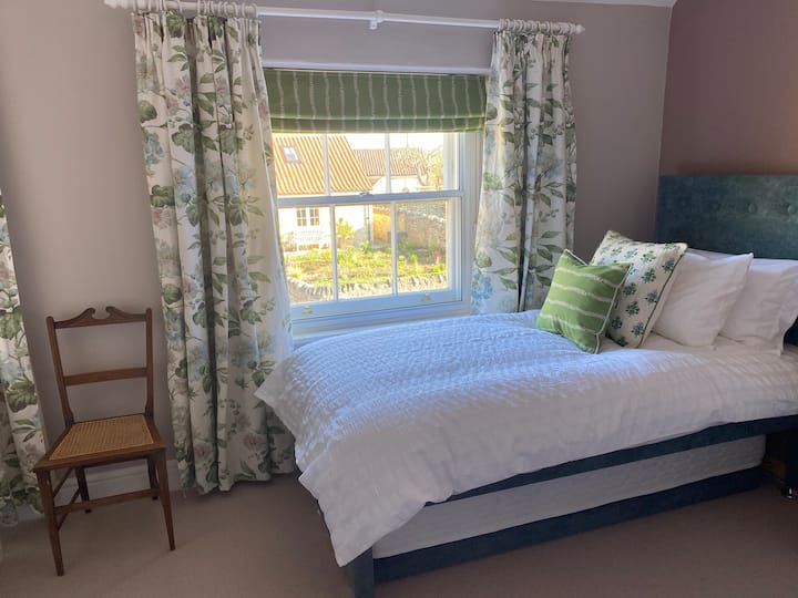 Twin beds with pull out guest bed for 5th adult/child 